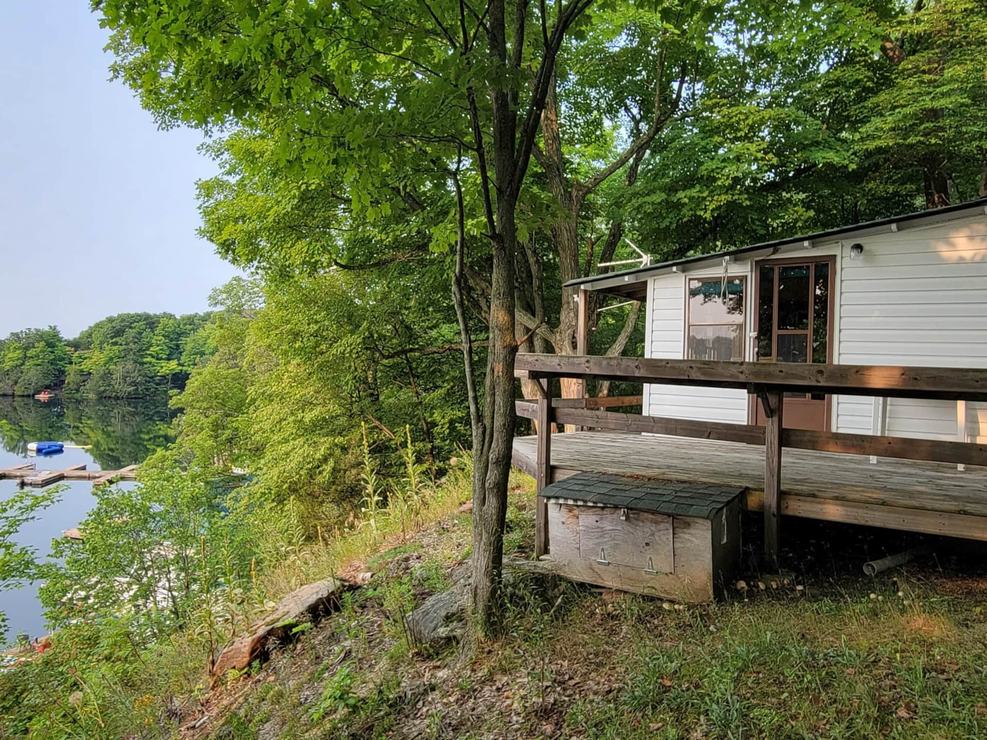 Cliffhanger Cottage on Cranberry Lake