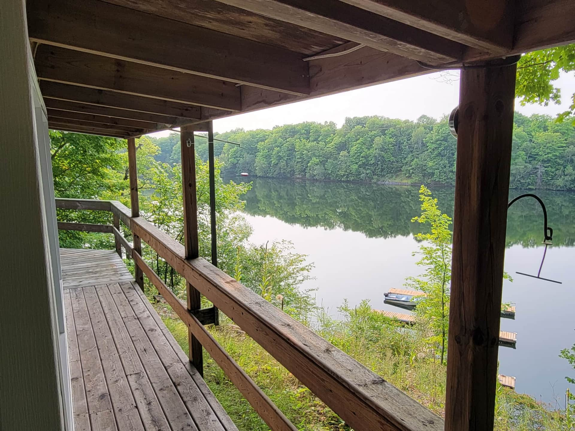 Cliffhanger Cottage on Cranberry Lake